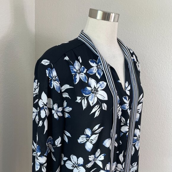 Nydj Womens Large Blue White Black Floral Tie Neck Blouse Long Sleeve Shirt Top - Picture 2 of 11